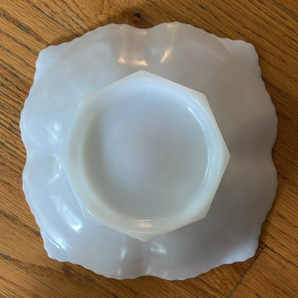 White Glass Decorative Dish w/Grape accents 9”x9” - Picture 3 of 4